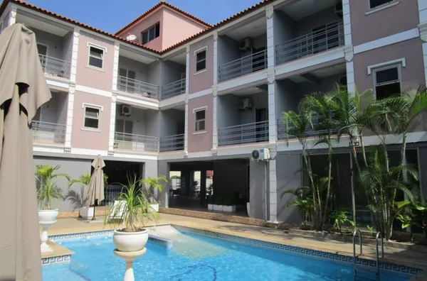 Guest House Mobilada no Benfica Prédio A+B - 16 Suites + 8 T1 