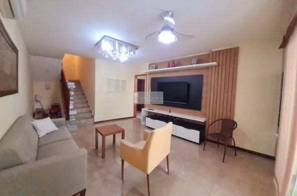 Maravilhosa Casa à Venda 4 Qtos + DEP, 220m² - Vista Alegre