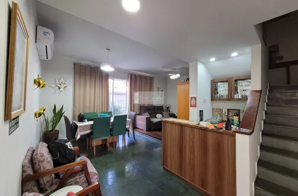 VENDO EXCELENTE CASA 5 Qtos , Suíte, 2 Vagas - Vila da Penha