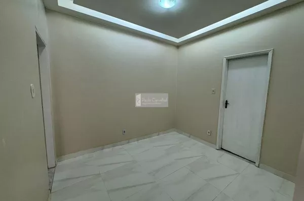 ALUGUEL de Excelente Apartamento  tipo CASA 2 Qtos, 50 m² - Irajá 