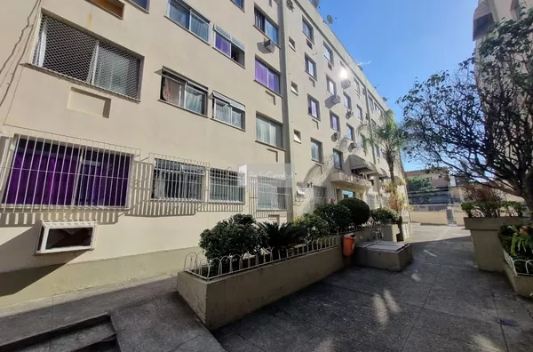 VENDO Apartamento TÉRREO 2 Qtos, 51m² + VAGA - Irajá 