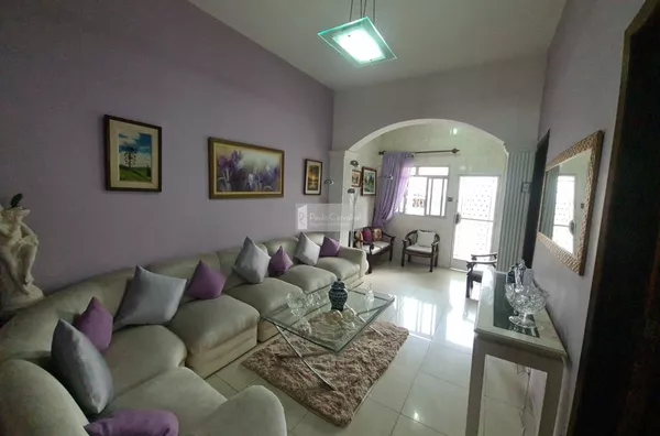 Casa à VENDA 5 Qtos, 145 m² + garagem - Penha Circular