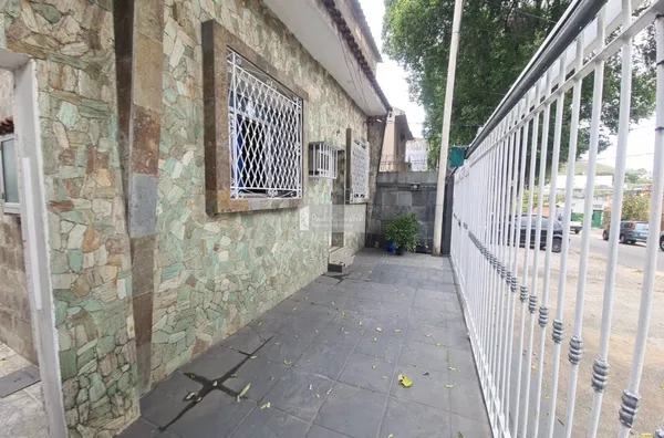 Casa à VENDA 5 Qtos, 145 m² + garagem - Penha Circular