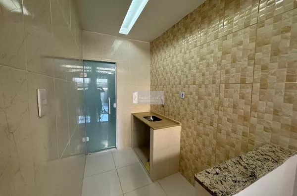 ALUGUEL de Excelente Apartamento  tipo CASA 2 Qtos, 50 m² - Irajá 