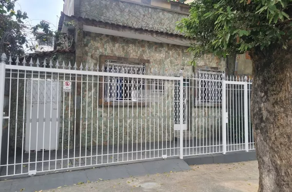 Casa à VENDA 5 Qtos, 145 m² + garagem - Penha Circular