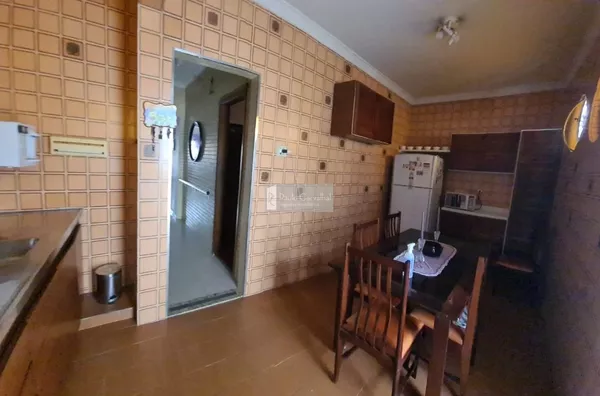 Casa à VENDA 5 Qtos, 145 m² + garagem - Penha Circular