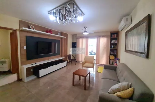 Maravilhosa Casa à Venda 4 Qtos + DEP, 220m² - Vista Alegre