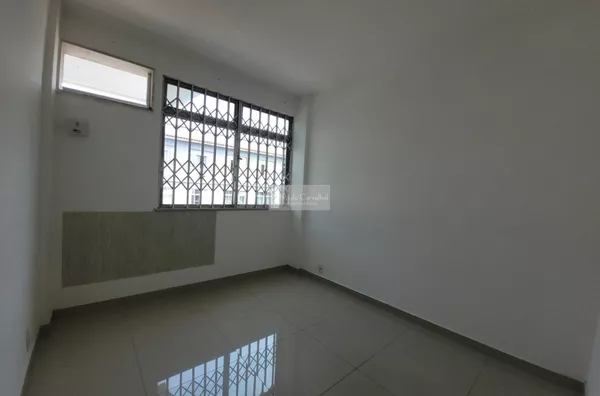 VENDO Ótimo Apartamento 2 Qtos + DEP COMPLETA, 70m² - Vila da Penha 