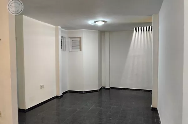 Vista a direita da sala...