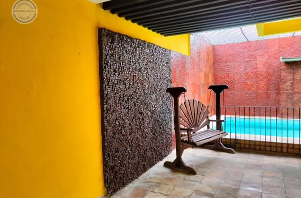 Vista à beira da piscina