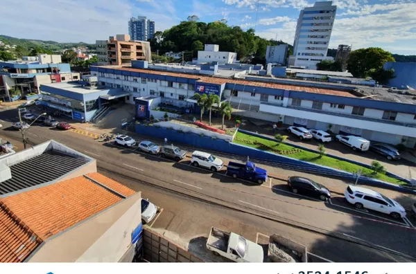 Sala comercial para venda em frente a Policlinica