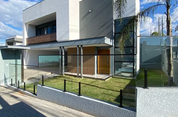 Belíssimo Sobrado para venda no bairro Guanabara em Francisco Beltrão-PR