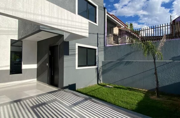 Maravilhoso sobrado para venda no bairro Guanabara em Francisco Beltrão-PR