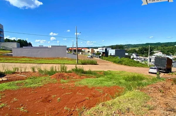 CORSO MARMELEIRO - TERRENO DE ESQUINA