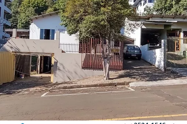 Casa com terreno gigante no coração de Francisco Beltrão!