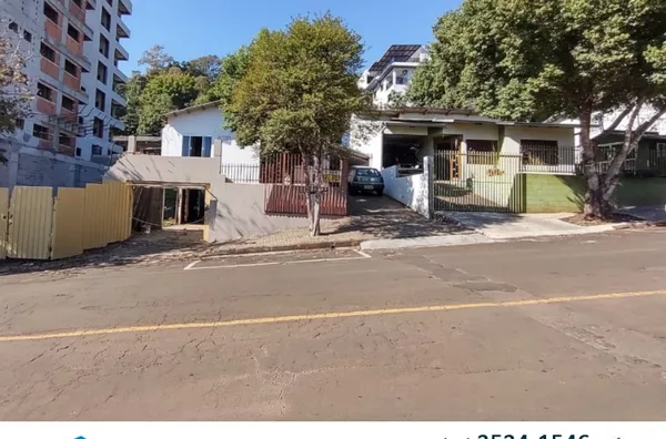 Casa com terreno gigante no coração de Francisco Beltrão!