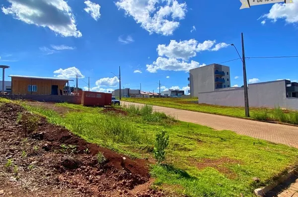 CORSO MARMELEIRO - TERRENO DE ESQUINA