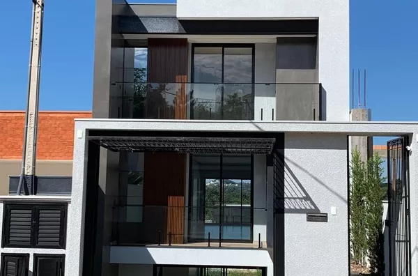 Belíssimo Triplex para venda no bairro Industrial em Francisco Beltrão