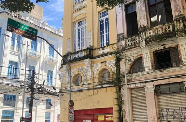Prédio comercial para venda e aluguel, no Recife antigo com elevador moderno, Recife-PE