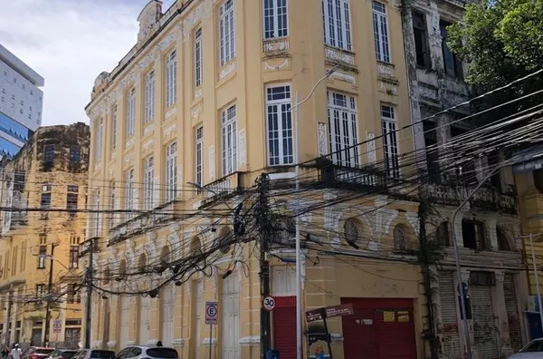 Prédio comercial para venda e aluguel, no Recife antigo com elevador moderno, Recife-PE