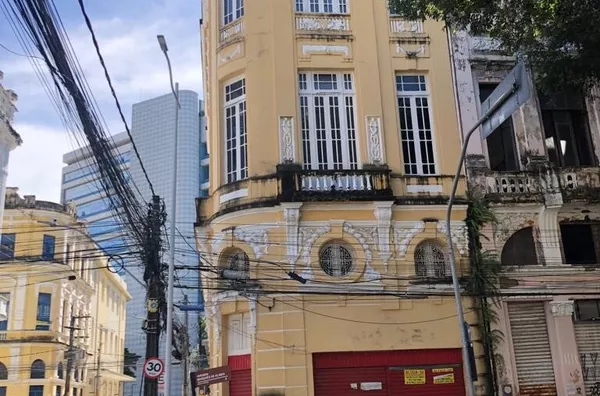 Prédio comercial para venda e aluguel, no Recife antigo com elevador moderno, Recife-PE