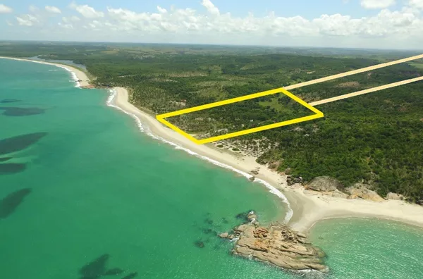 Área com 12,82 hectares, beira mar em Porto de Nassau