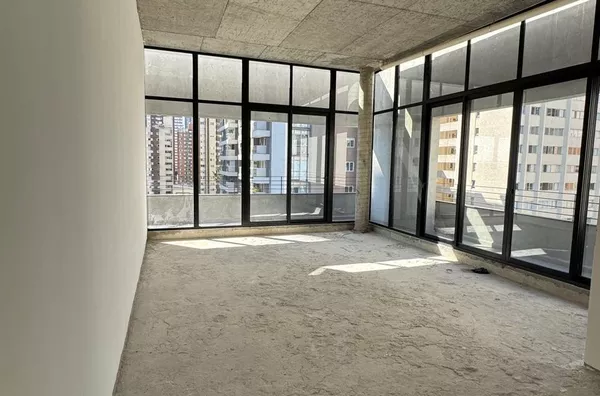 Sala comercial 160 m2 + terraço de 45 m2
