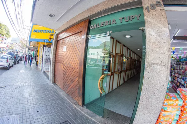 Sala no centro de Olaria