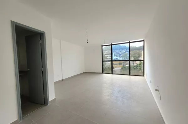 Sala 121 no Centro Boulevard, Olaria, Nova Friburgo