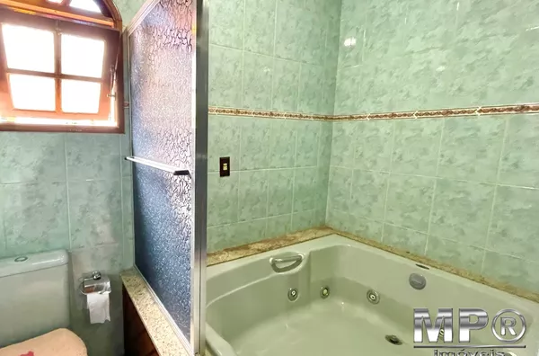 Banheiro com hidromassagem