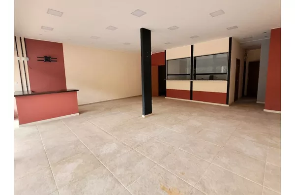 Loja 09 e 10 Mury Center  