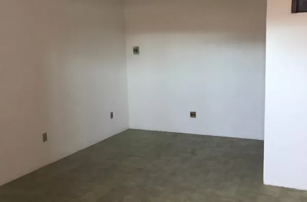 Sala comercial para Alugar na Rua Assunção R$ 350,00 a R$ 500,00, com area apartir de 17 M². 