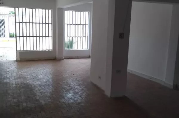 Casa 200m² - 04 Dormitórios - Bairro Mirandópolis