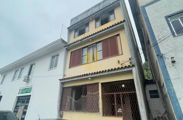 Rua 15 De Novembro, apto 03, Centro de Mangaratiba/RJ