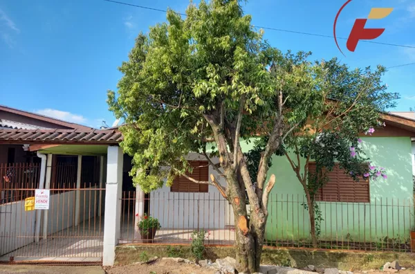 Imperdível! Casa em Campo Vicente, Bairro bem localizado, 2 quartos, sala, cozinha, área de serviço, 1 banheiro, garagem e pátio.