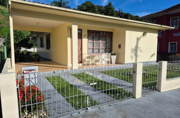 Casa para venda no centro de São Pedro De Alcântara/SC