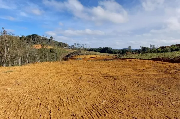 Sítio em são pedro de alcântara