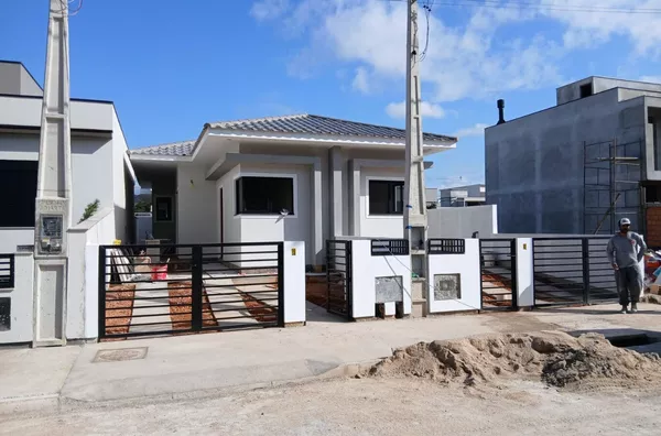 Casa geminada para , 2 quarto(s),  Forquilhas, São José