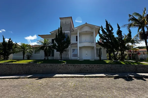 Ampla Casa em São Pedro de Alcântara – Bairro Boa Parada