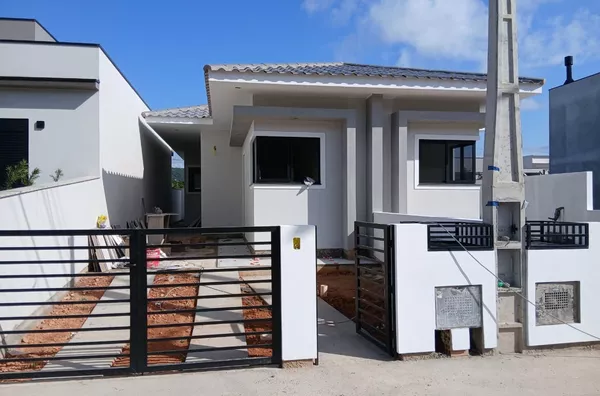Casa geminada para , 2 quarto(s),  Forquilhas, São José