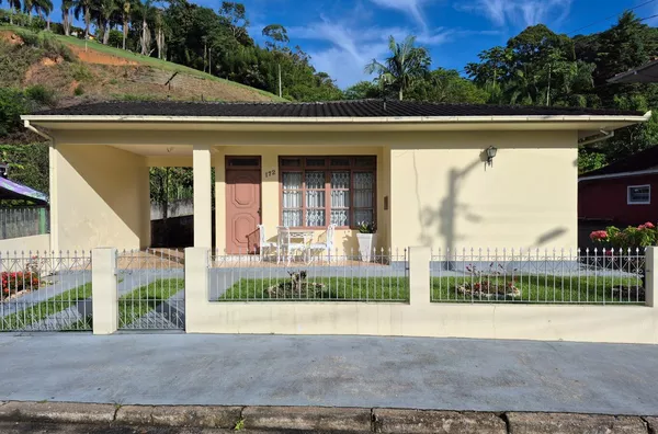 Casa para venda no centro de São Pedro De Alcântara/SC