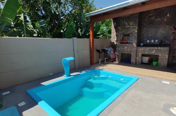 Sobrado de alto padrão em condomínio fechado! 