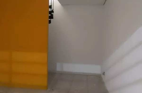 Sala comercial em galeria para aluguel com 56 mtsº  Centro, Gravatai