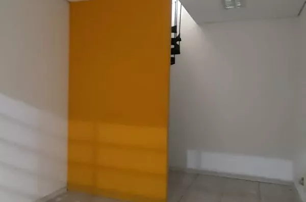 Sala comercial em galeria para aluguel com 56 mtsº  Centro, Gravatai