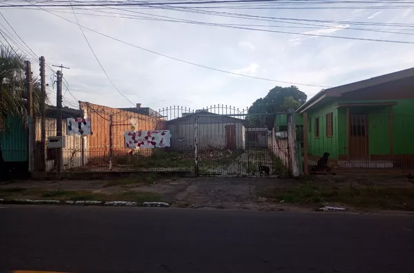 Terreno  com casa   - 10 x 40  Bairro, Gravatai