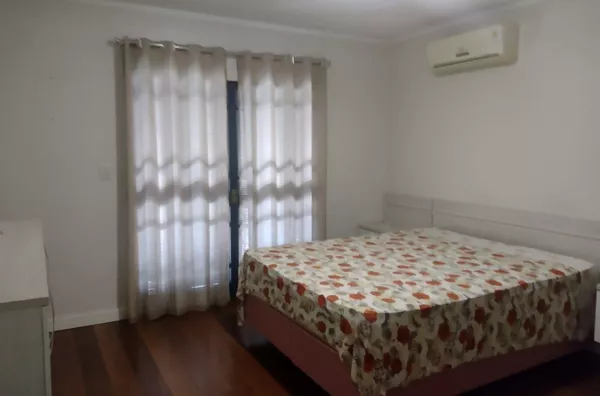 Sobrado com 214 mº, com piscina e salão de festa  bem localizado  para venda,  Centro, Gravatai