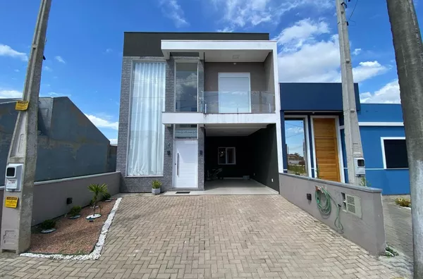 Sobrado de alto padrão em condomínio fechado! 