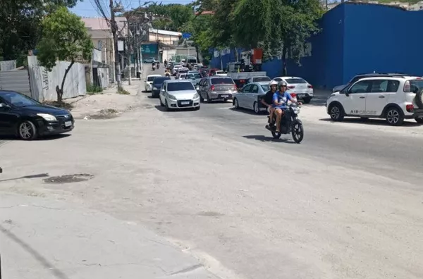 Apartamento para aluguel, 1 quarto(s),  Trindade, São Gonçalo