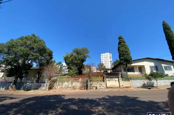 Terreno Comercial/Residencial - com área de 792,00 m2 - Localizado em uma ZC-1 possibilidade de edificar 12 andares mais as salas comercias térreas