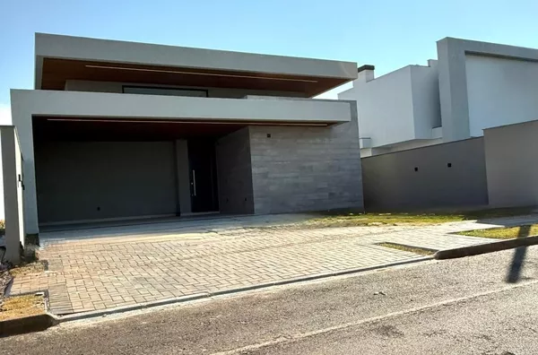 Casa Contemporânea para venda, com 3 suítes,  em bairro nobre na cidade de  Pato Branco-PR
